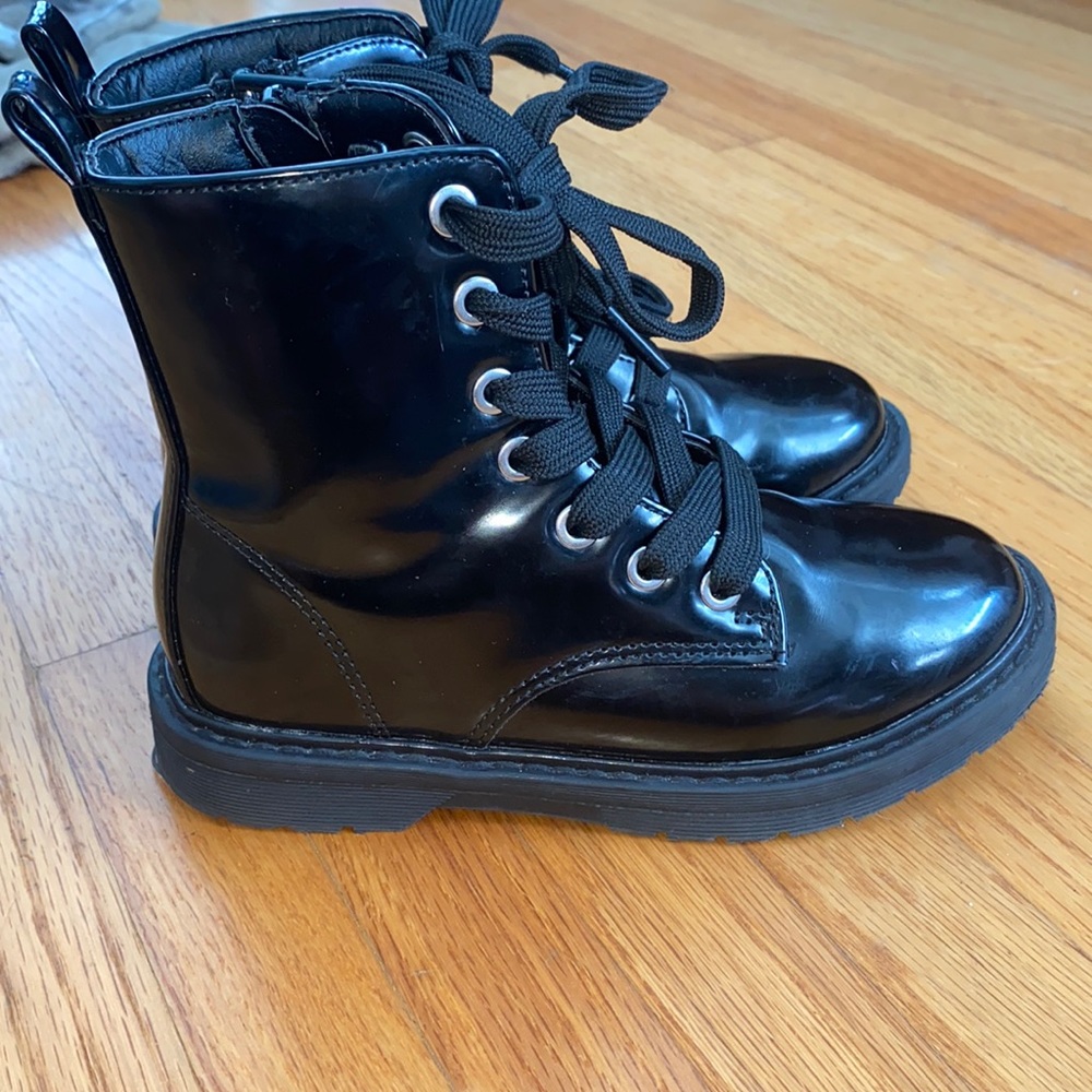 Girls combat boots